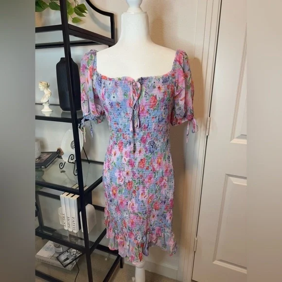 NWT LOST + WANDER Sweet Summer Floral Smocked Mini Dress Size L Blue Floral - Picture 3 of 8